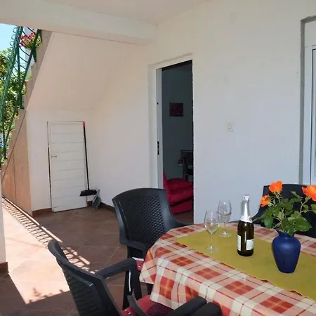 Apartamento In Mit Privatem Parkplatz By Interhome *