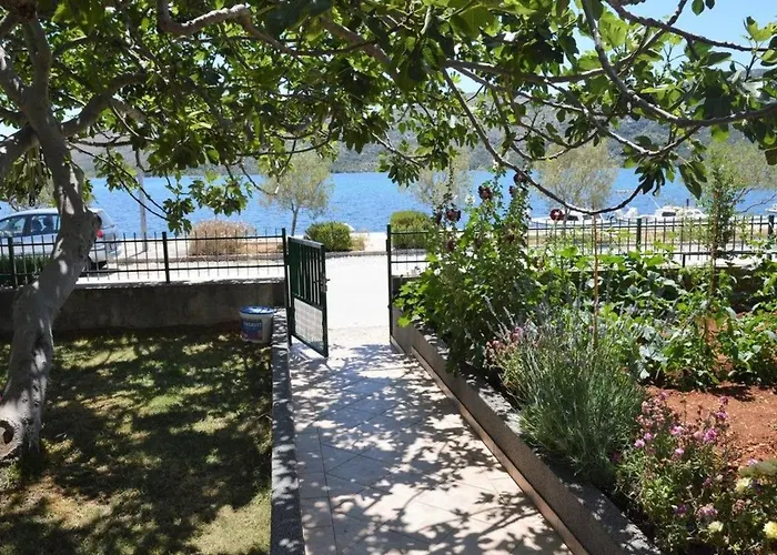 In Mit Privatem Parkplatz By Interhome Apartamento Poljica (Trogir)