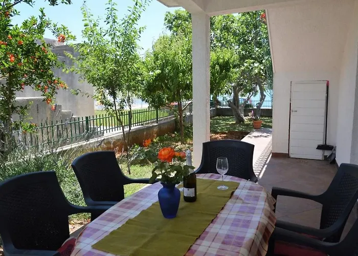 In Mit Privatem Parkplatz By Interhome Apartamento