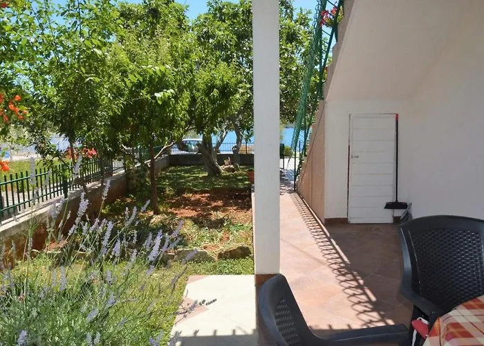 In Mit Privatem Parkplatz By Interhome Poljica (Trogir)