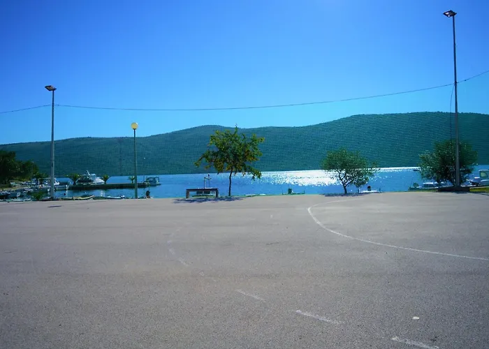 In Mit Privatem Parkplatz By Interhome Poljica (Trogir)